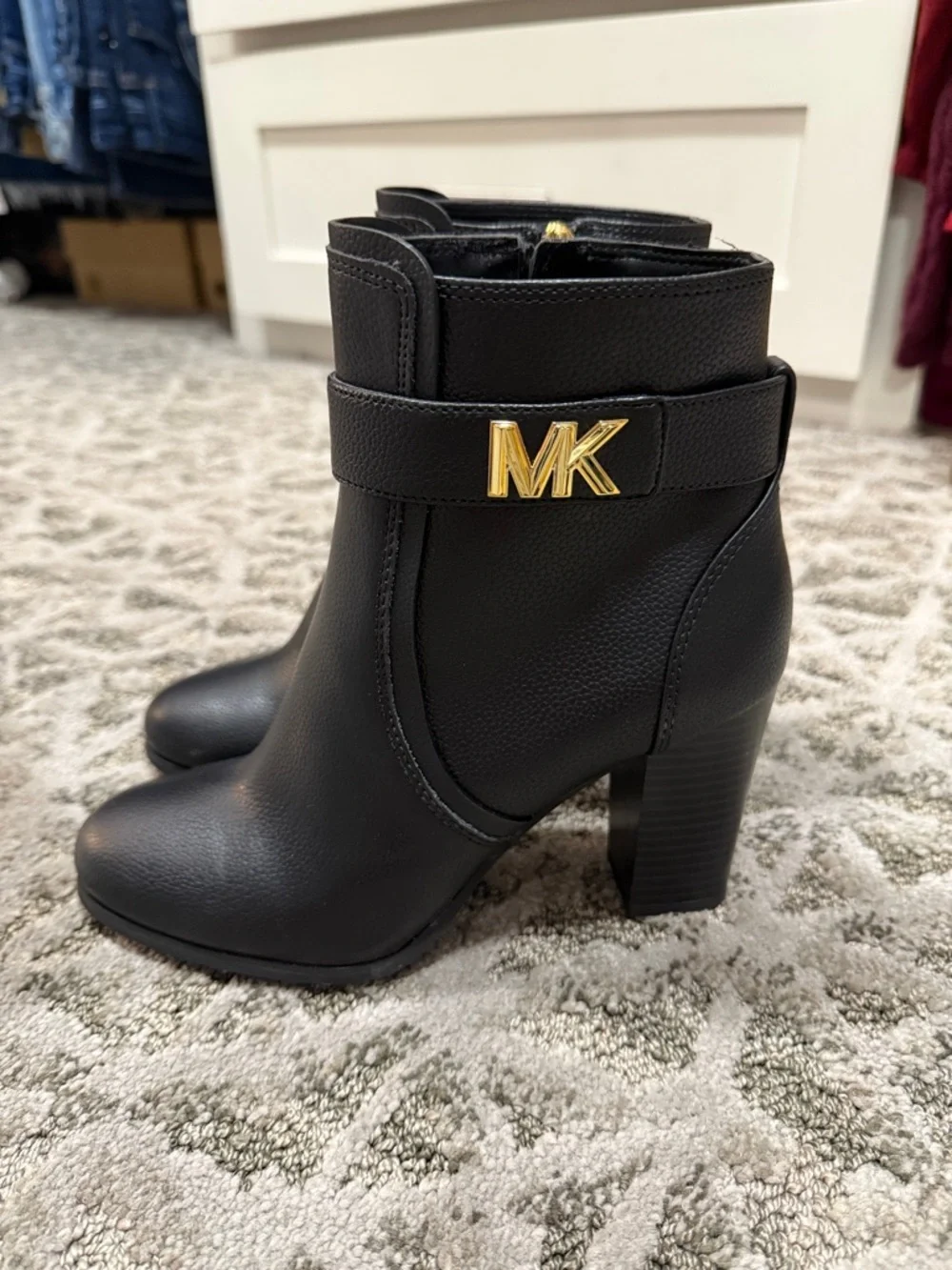 Michael Kors Jilly Boots - Picture 2 of 5